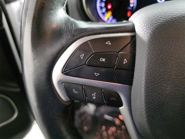 Photo of 2019 Bright White Clearcoat Jeep Grand Cherokee