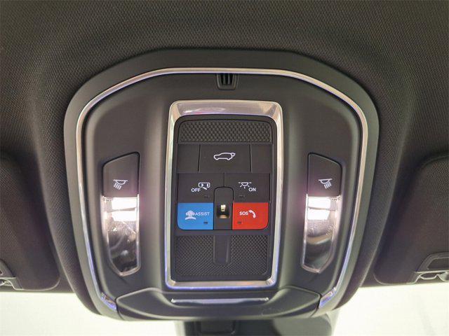 Photo of 2024 Rocky Mountain Pearlcoat Jeep Grand Cherokee