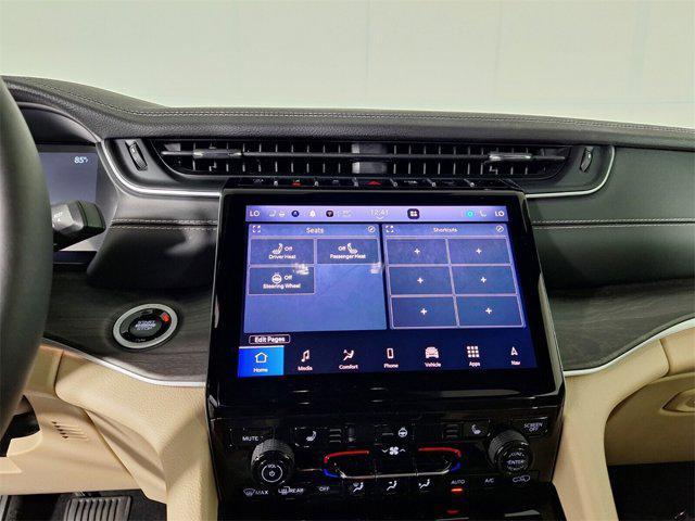 Photo of 2024 Rocky Mountain Pearlcoat Jeep Grand Cherokee