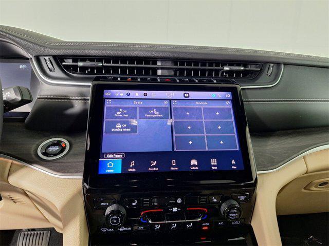 Photo of 2024 Rocky Mountain Pearlcoat Jeep Grand Cherokee