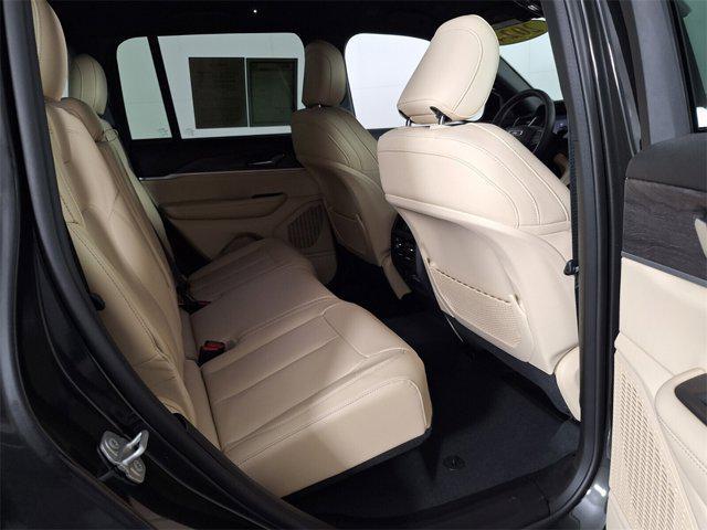 Photo of 2024 Rocky Mountain Pearlcoat Jeep Grand Cherokee