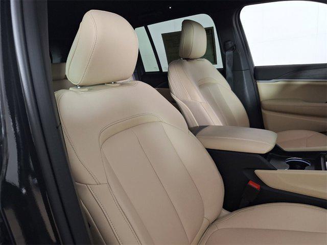 Photo of 2024 Rocky Mountain Pearlcoat Jeep Grand Cherokee