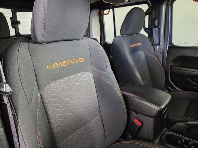 Photo of 2022 Granite Crystal Metallic Clearcoat Jeep Gladiator