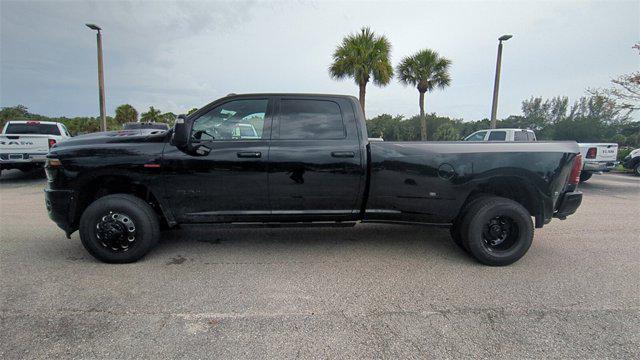 Photo of 2025 Diamond Black Crystal Pearlcoat RAM 3500