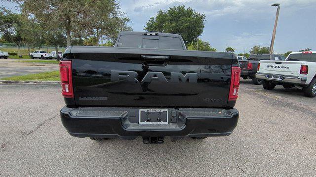 Photo of 2025 Diamond Black Crystal Pearlcoat RAM 2500