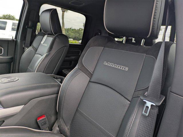 Photo of 2025 Diamond Black Crystal Pearlcoat RAM 2500