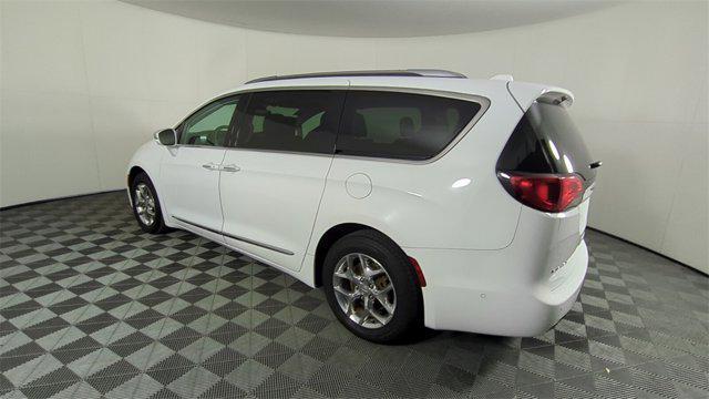 Photo of 2019 Bright White Clearcoat Chrysler Pacifica