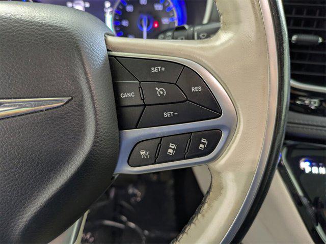 Photo of 2019 Bright White Clearcoat Chrysler Pacifica