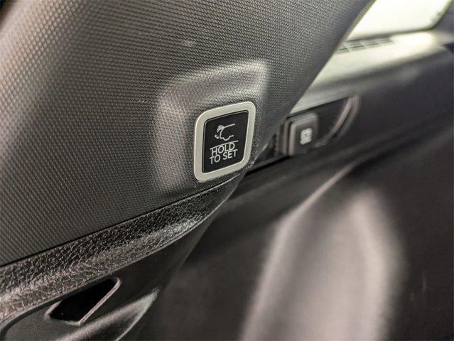 Photo of 2024 Diamond Black Crystal Pearlcoat Jeep Grand Cherokee