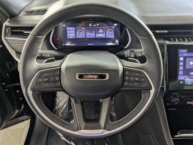Photo of 2024 Diamond Black Crystal Pearlcoat Jeep Grand Cherokee