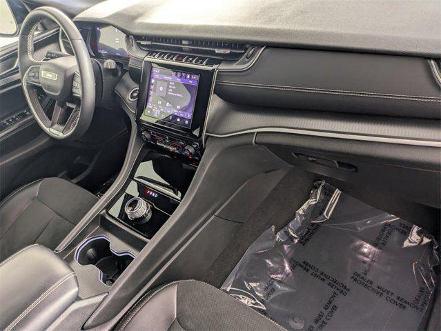 Photo of 2024 Diamond Black Crystal Pearlcoat Jeep Grand Cherokee