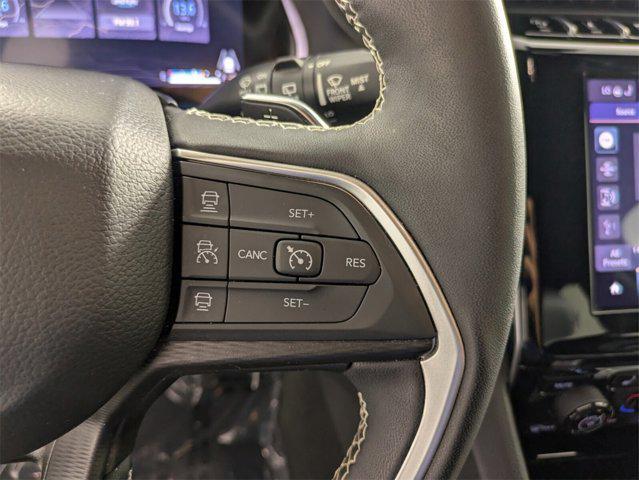 Photo of 2024 Diamond Black Crystal Pearlcoat Jeep Grand Cherokee