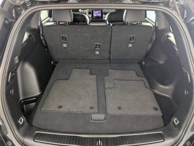 Photo of 2024 Diamond Black Crystal Pearlcoat Jeep Grand Cherokee