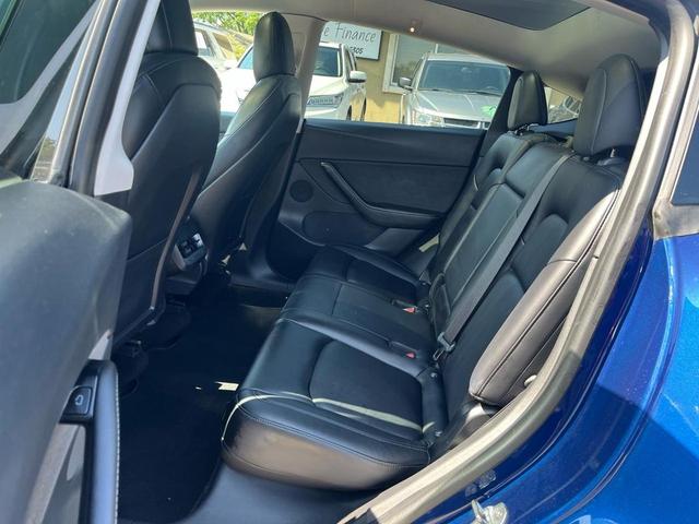 Photo of 2021 Deep Blue Metallic Tesla Model Y