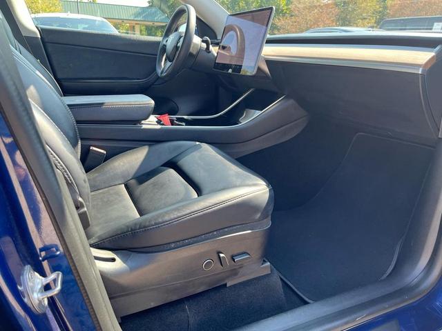 Photo of 2021 Deep Blue Metallic Tesla Model Y