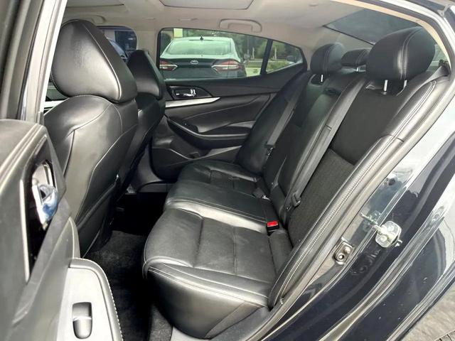 Photo of 2016 BLUE Nissan Maxima