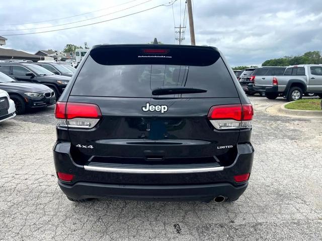 Photo of 2020 Diamond Black Crystal Pearlcoat Jeep Grand Cherokee