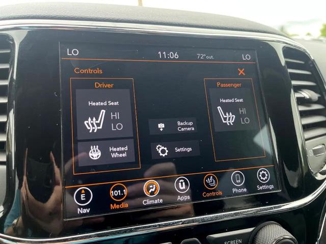Photo of 2020 Diamond Black Crystal Pearlcoat Jeep Grand Cherokee