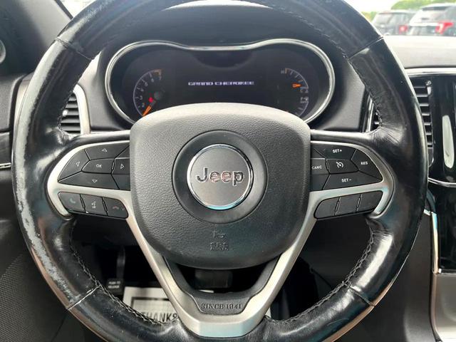 Photo of 2020 Diamond Black Crystal Pearlcoat Jeep Grand Cherokee
