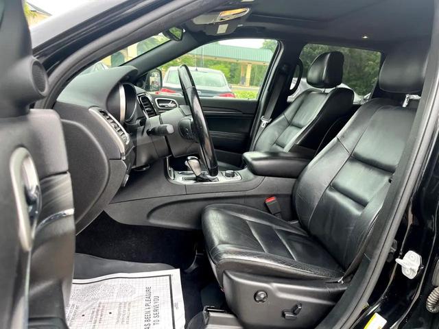 Photo of 2020 Diamond Black Crystal Pearlcoat Jeep Grand Cherokee