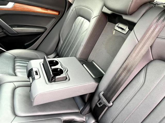 Photo of 2021 BLACK Audi Q5
