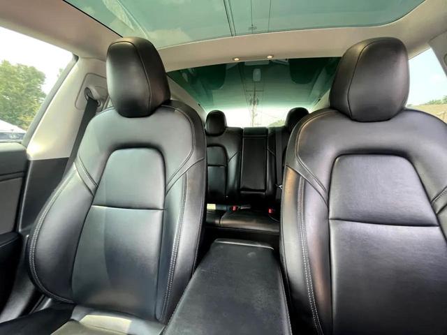 Photo of 2018 BLACK Tesla Model 3