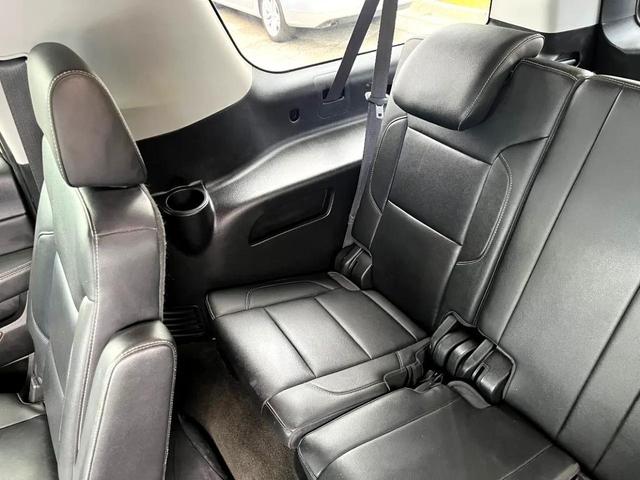 Photo of 2018 Silver Ice Metallic Chevrolet Suburban