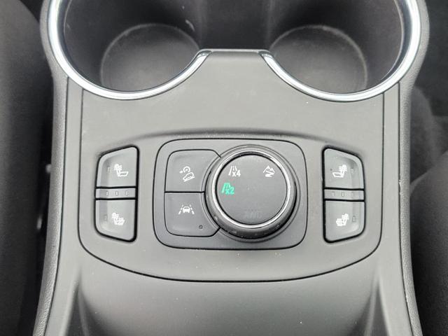 Photo of 2022 Summit White GMC Terrain
