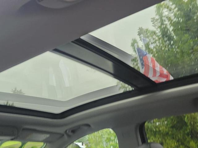 Photo of 2022 Summit White GMC Terrain