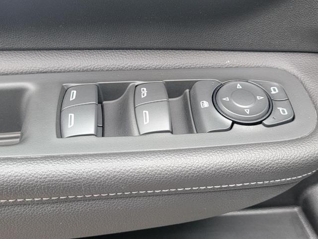 Photo of 2022 Summit White GMC Terrain