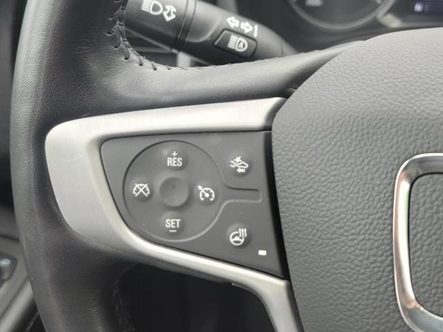 Photo of 2022 Summit White GMC Terrain