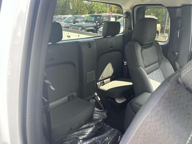 Photo of 2025 Glacier White Nissan Frontier