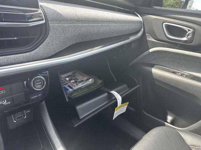 Photo of 2022 Granite Crystal Clearcoat Metallic Jeep Compass