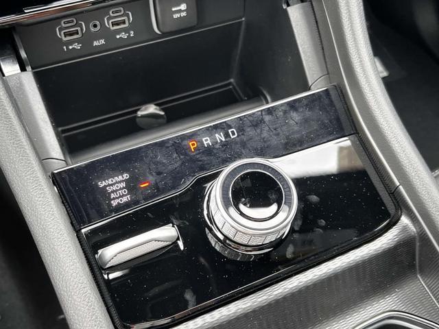 Photo of 2025 Bright White Clearcoat Jeep Grand Cherokee