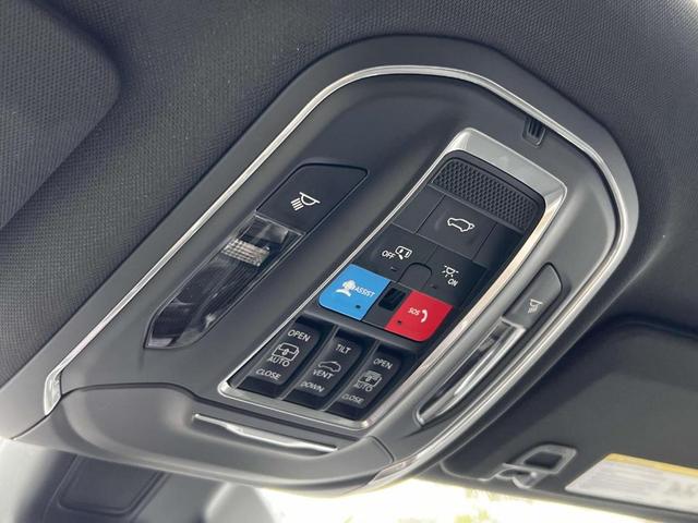 Photo of 2025 Bright White Clearcoat Jeep Grand Cherokee