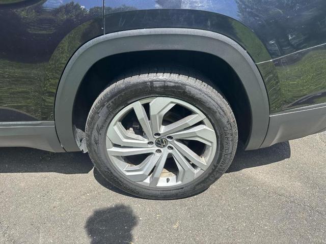 Photo of 2022 Deep Black Pearl Effect Volkswagen Atlas
