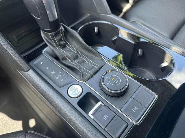 Photo of 2022 Deep Black Pearl Effect Volkswagen Atlas