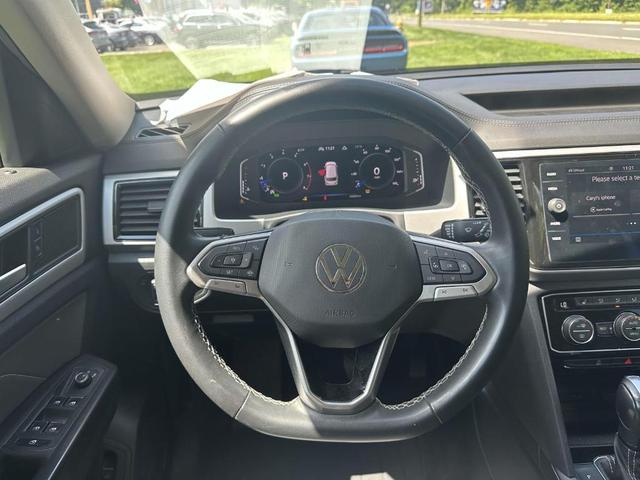 Photo of 2022 Deep Black Pearl Effect Volkswagen Atlas