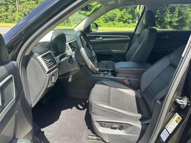 Photo of 2022 Deep Black Pearl Effect Volkswagen Atlas