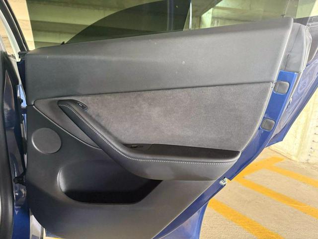 Photo of 2021 Deep Blue Metallic Tesla Model Y