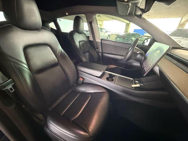Photo of 2021 Deep Blue Metallic Tesla Model Y