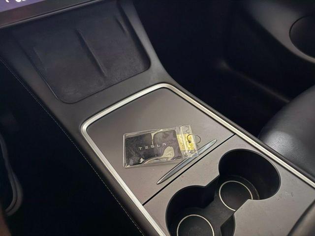 Photo of 2021 Deep Blue Metallic Tesla Model Y