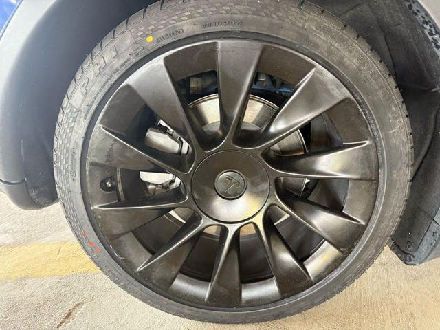 Photo of 2021 Deep Blue Metallic Tesla Model Y