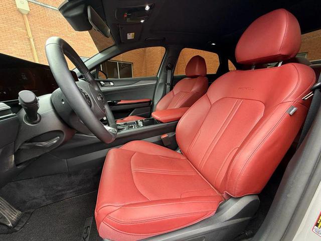 Photo of 2025 Wolf Gray Kia K5