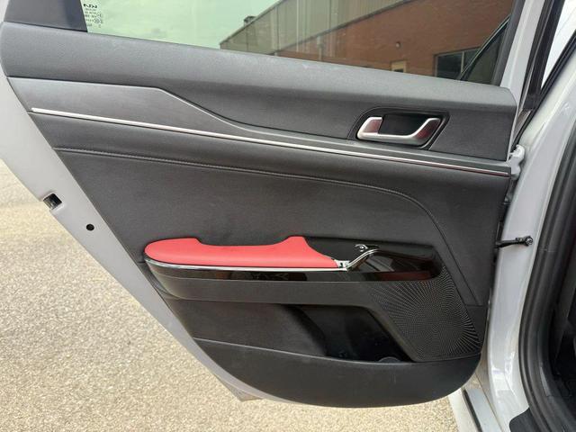 Photo of 2025 Wolf Gray Kia K5