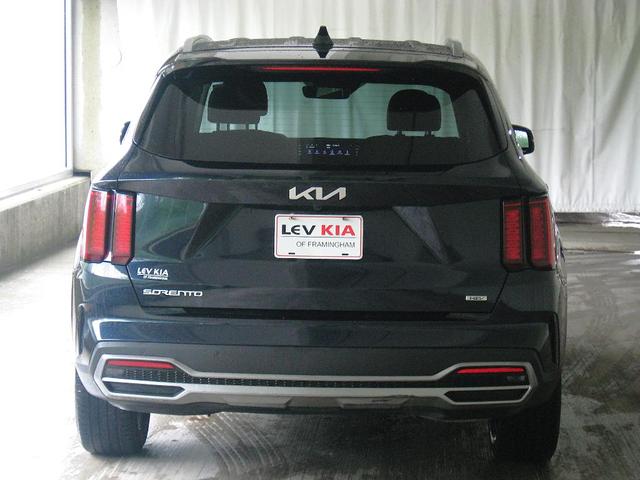 Photo of 2024 Gravity Blue Kia Sorento Hybrid