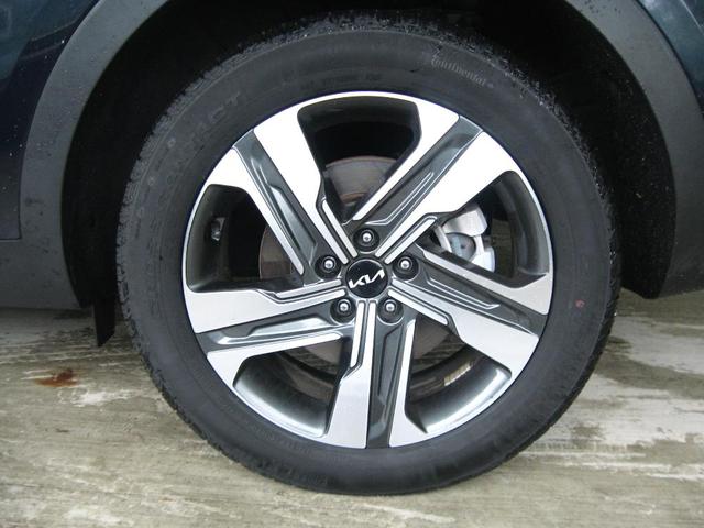 Photo of 2024 Gravity Blue Kia Sorento Hybrid