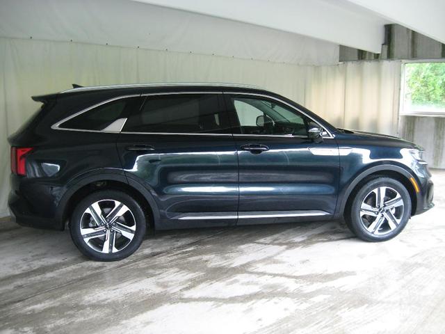 Photo of 2024 Gravity Blue Kia Sorento Hybrid