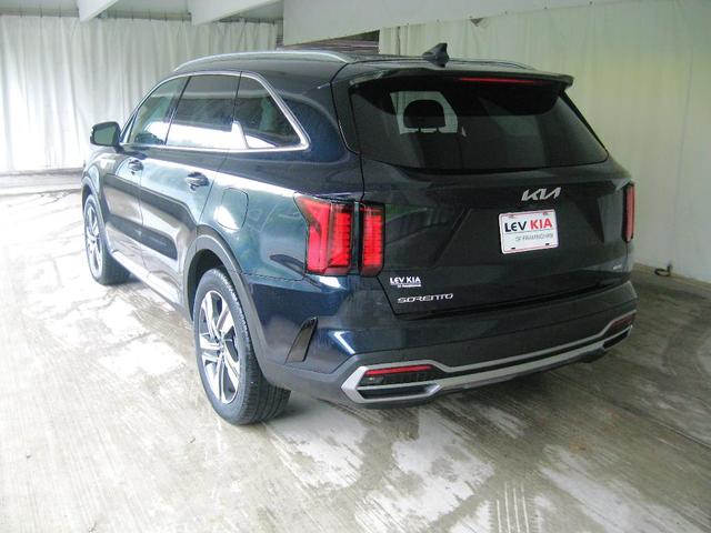 Photo of 2024 Gravity Blue Kia Sorento Hybrid