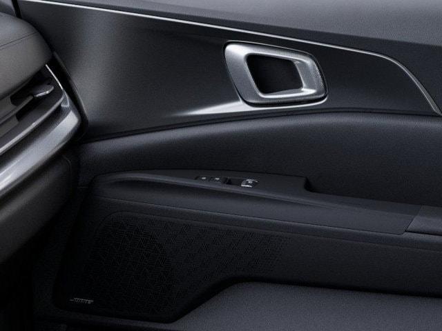 Photo of 2025 Aurora Black Pearl Kia Carnival Hybrid